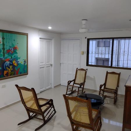 Clementina Hostel Cartagena Bagian luar foto