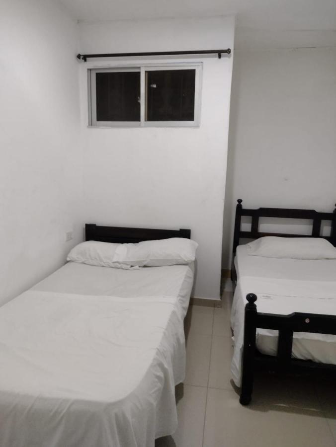Clementina Hostel Cartagena Bagian luar foto